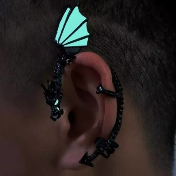 Single Left Ear Black Dragon Wrap Cuff Earring - Picture 2 of 9